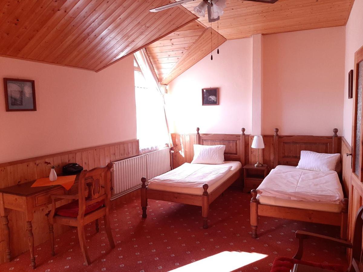 Garni Hotel Asas*** موست المظهر الخارجي الصورة